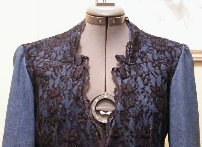 Collar detail